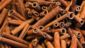 Read more about the article Cinnamon in Tea May Help Regulate Blood Sugar Levels