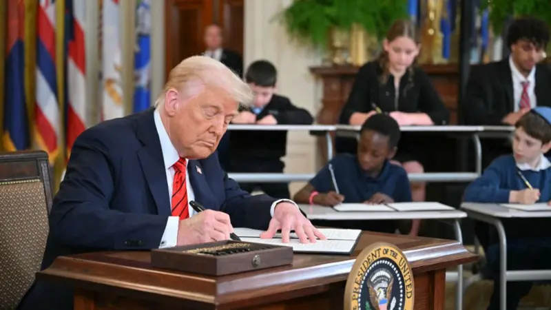 You are currently viewing Trump Moves to Abolish Federal Education Department