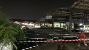 Read more about the article Blustery Storm Disrupts Accra, Causes Damage and Traffic Chaos