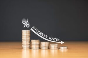 Read more about the article Ghana Records Highest Interest Rates Decline in Africa