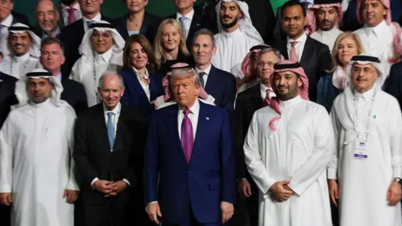 You are currently viewing Trump Launches Saudi Visit with $142bn Arms Deal and Syria Sanctions Pledge