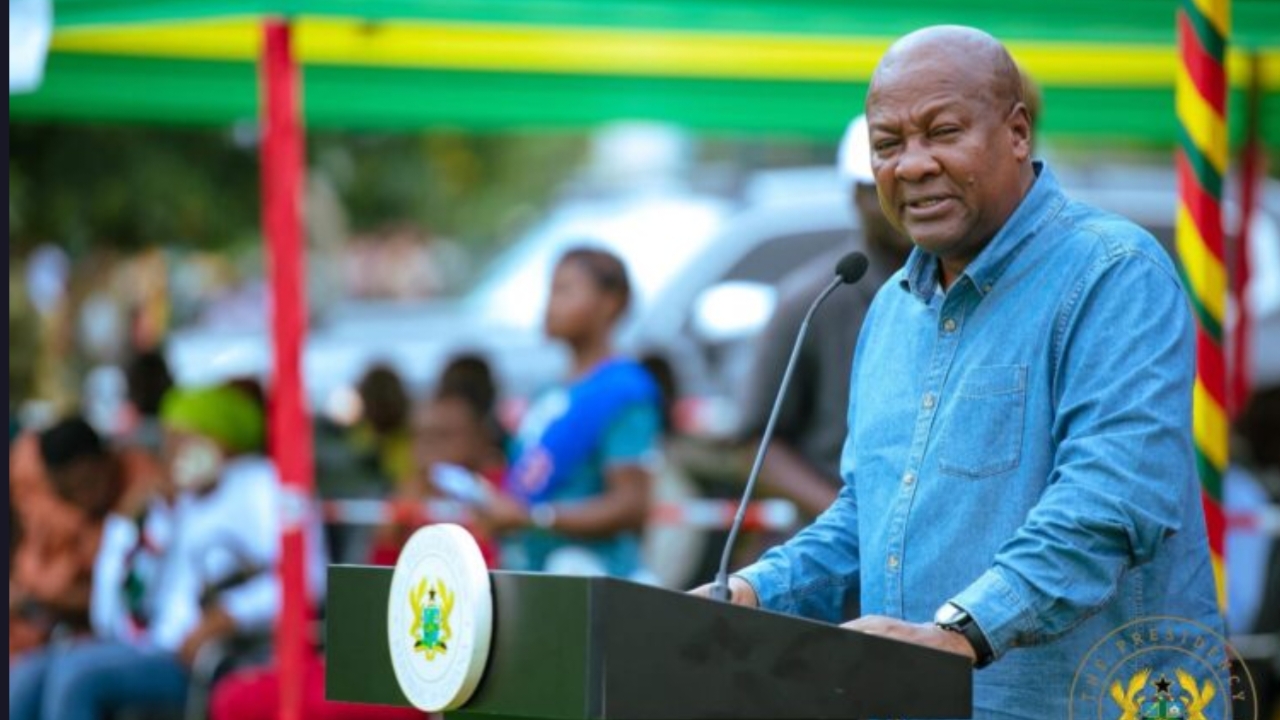 You are currently viewing Mahama Launches Plan to Add 200,000 Hectares of Cocoa Farms to Boost Industry