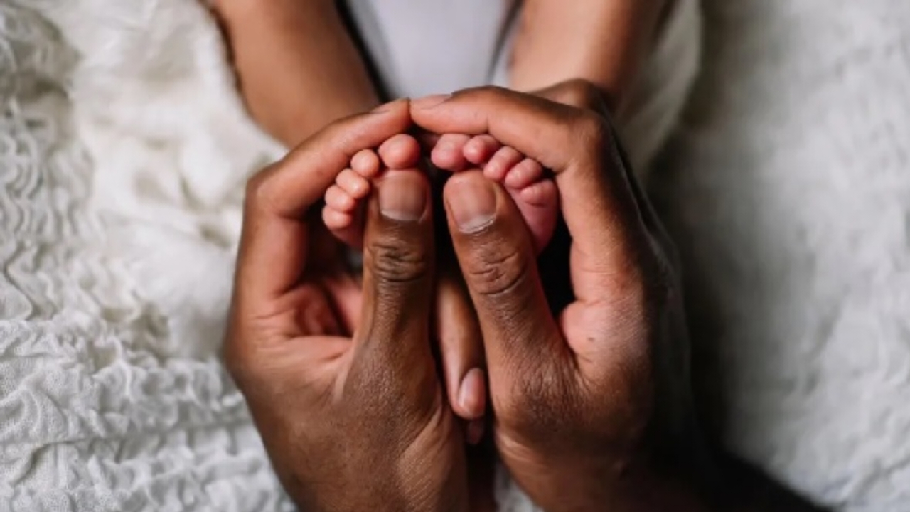 You are currently viewing South African court rules in favor of paternity leave for fathers