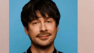 Read more about the article Comedian Rejects AI Job Interview Over Human Touch Concerns